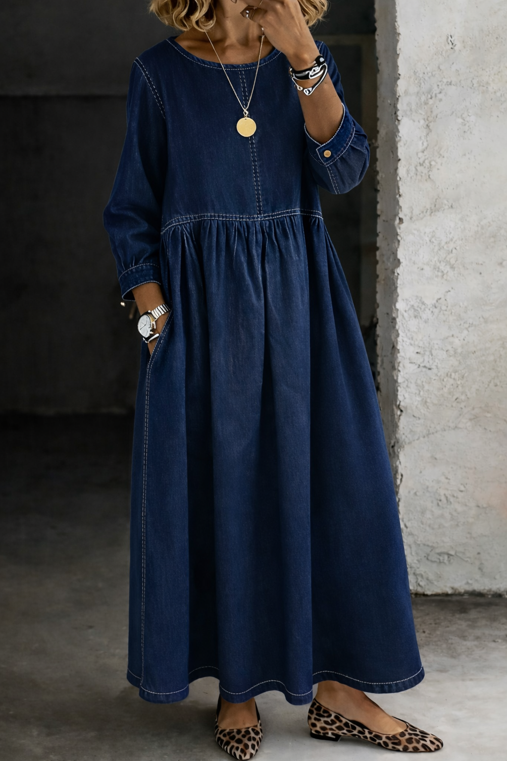 Langarm Kleid mit Rundhalsausschnitt und lockerem Schnitt