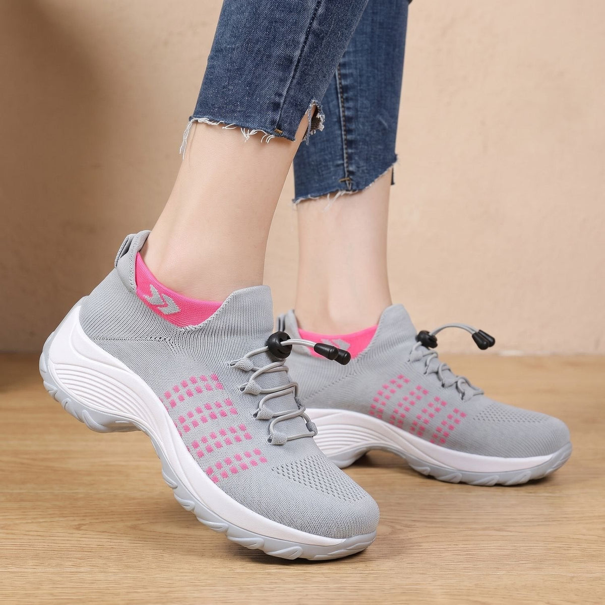 Orthopädische Schuhe Damen aus Strick, atmungsaktiv mit breiter Zehenbox