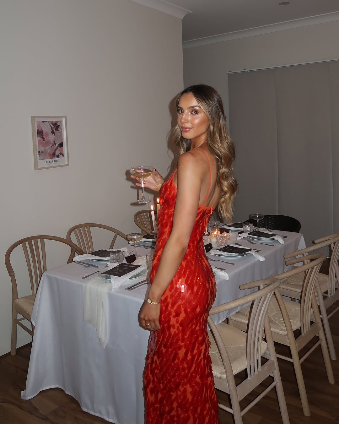 Pailletten Kleid mit V-Ausschnitt und Schleppe für Damen