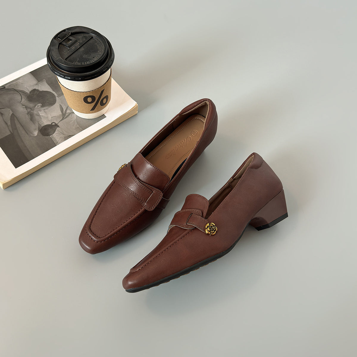 Pumps mit eckiger Spitze und Ziernähten für Damen