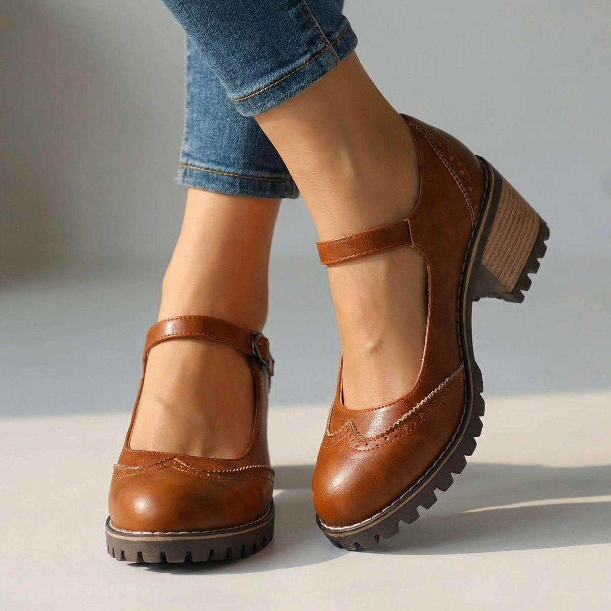 Pumps mit T-Riemchen und Blockabsatz für Damen