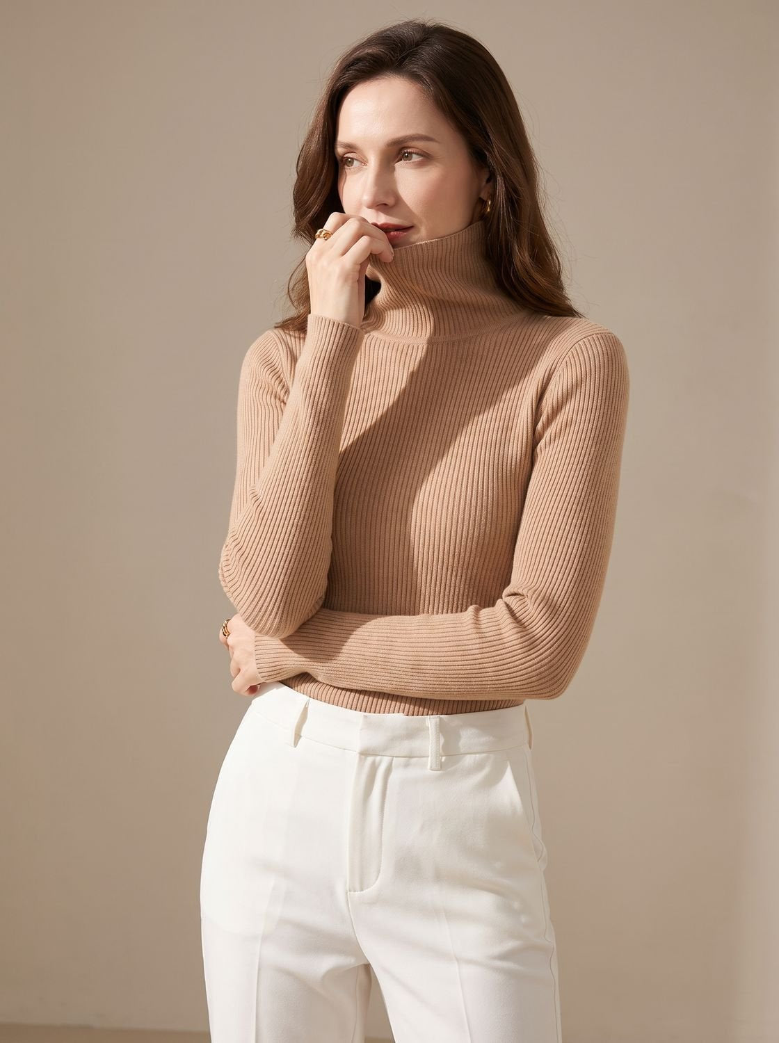 Rollkragenpullover Damen aus Rippstrick, figurbetont und langärmelig