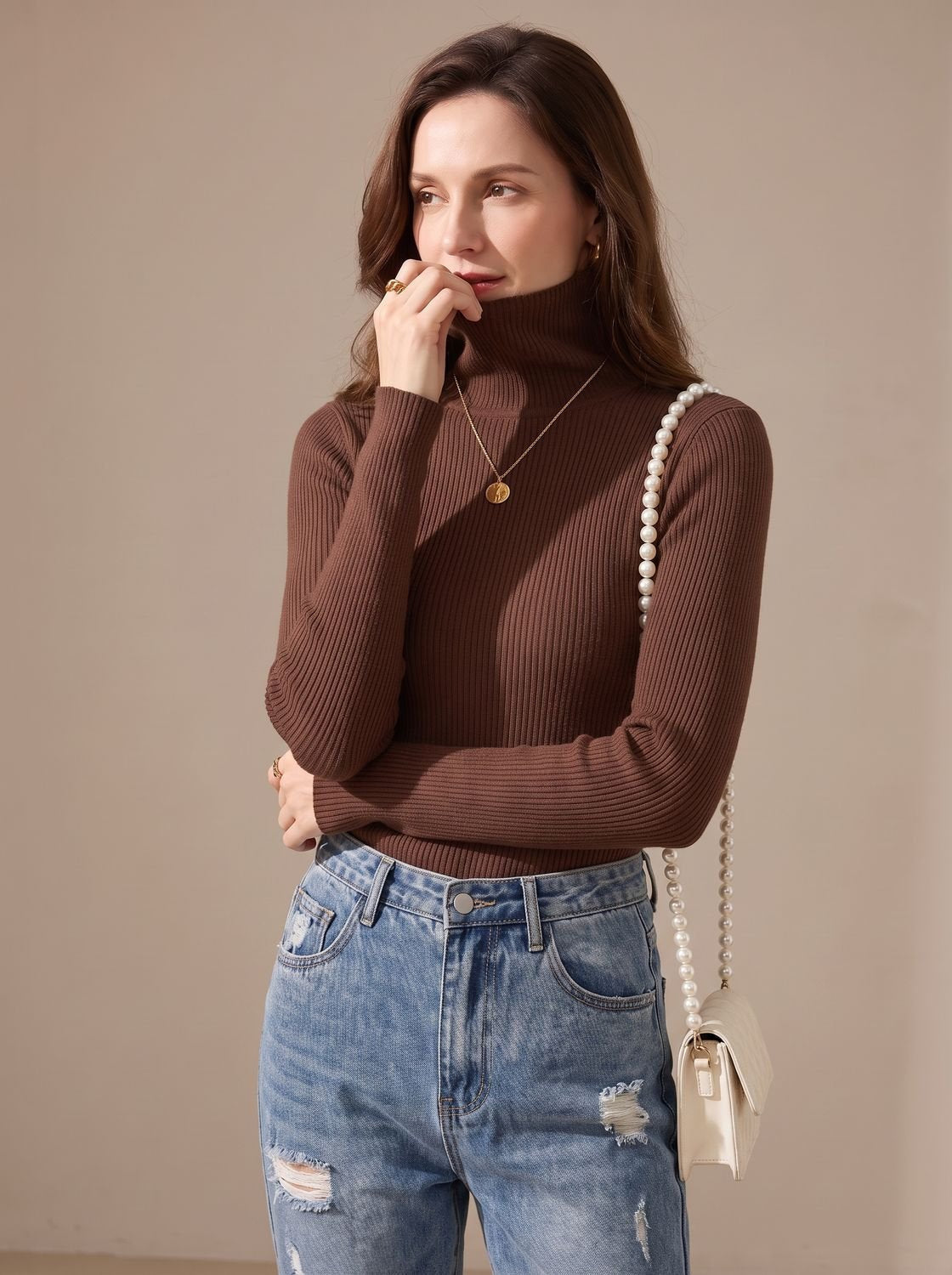 Rollkragenpullover Damen aus Rippstrick, figurbetont und langärmelig