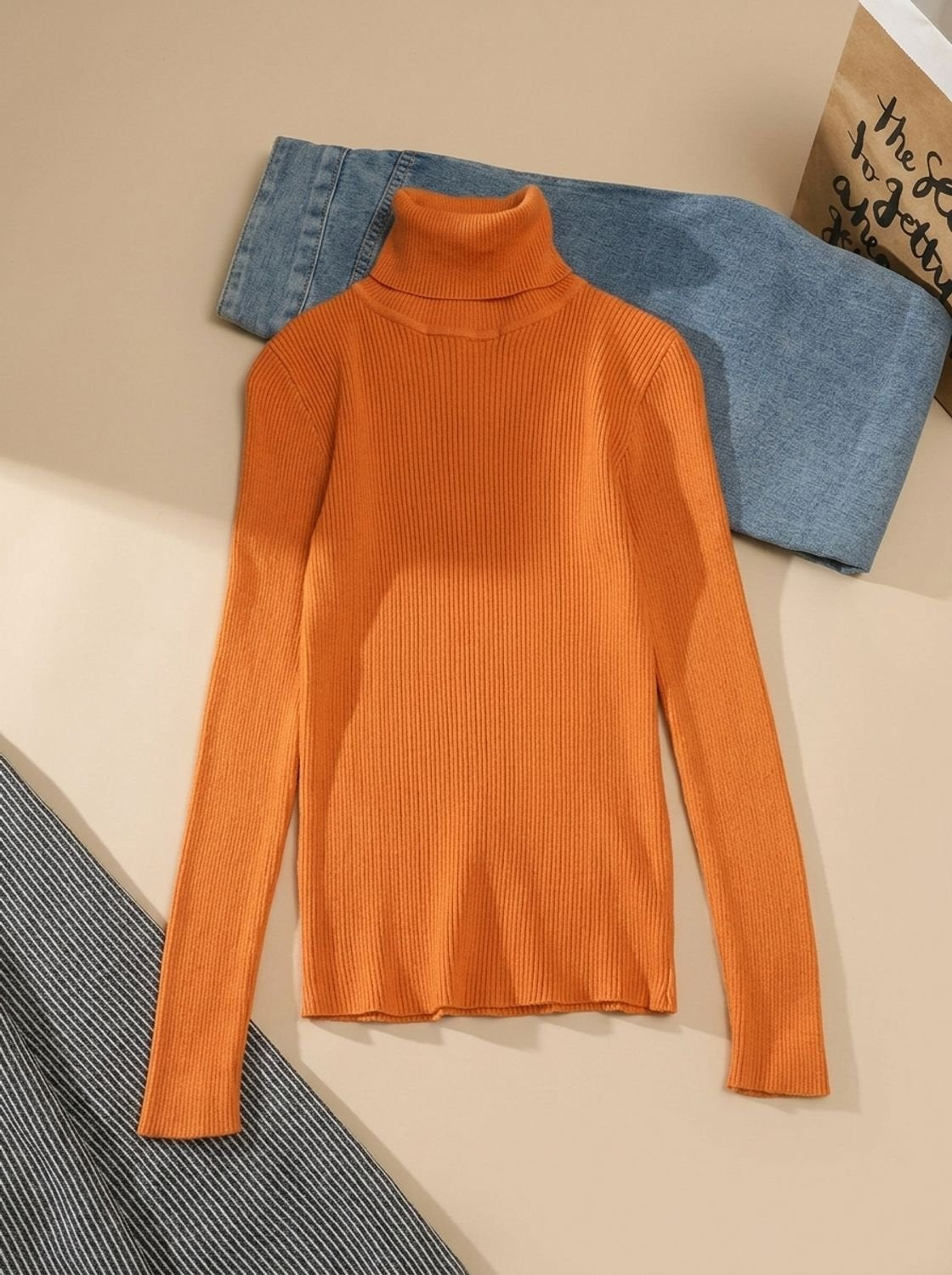 Rollkragenpullover Damen aus Rippstrick, figurbetont und langärmelig