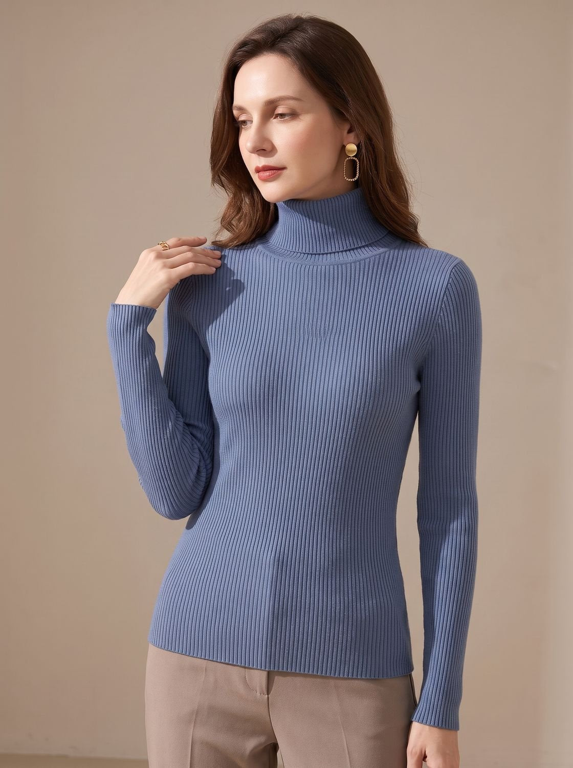 Rollkragenpullover Damen aus Rippstrick, figurbetont und langärmelig
