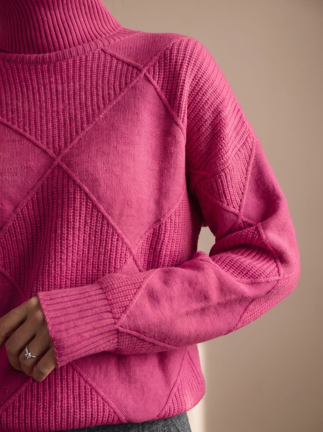 Rollkragenpullover Damen Oversize mit geometrischem Strickmuster
