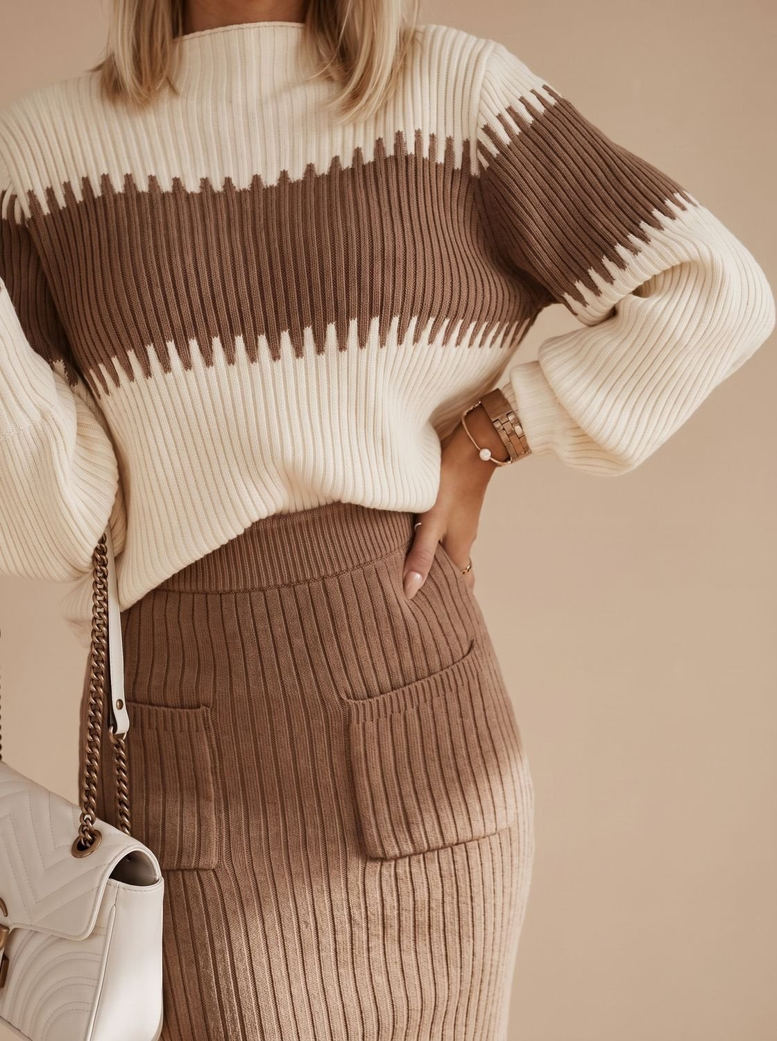 Rollkragenpullover Set Damen mit geschlitztem Midi-Strickrock