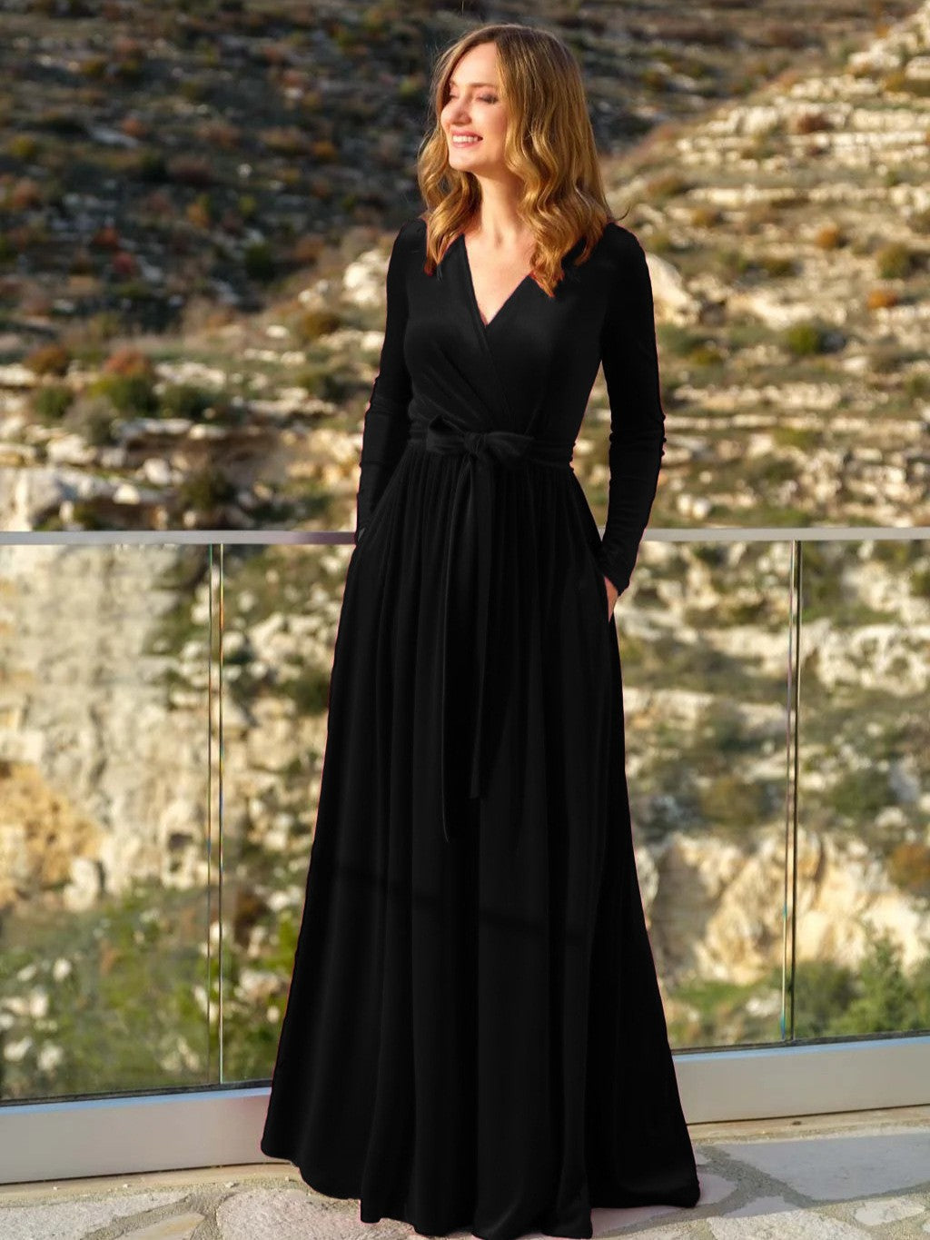 Samtkleid mit Wickelschnitt und V-Ausschnitt für Damen