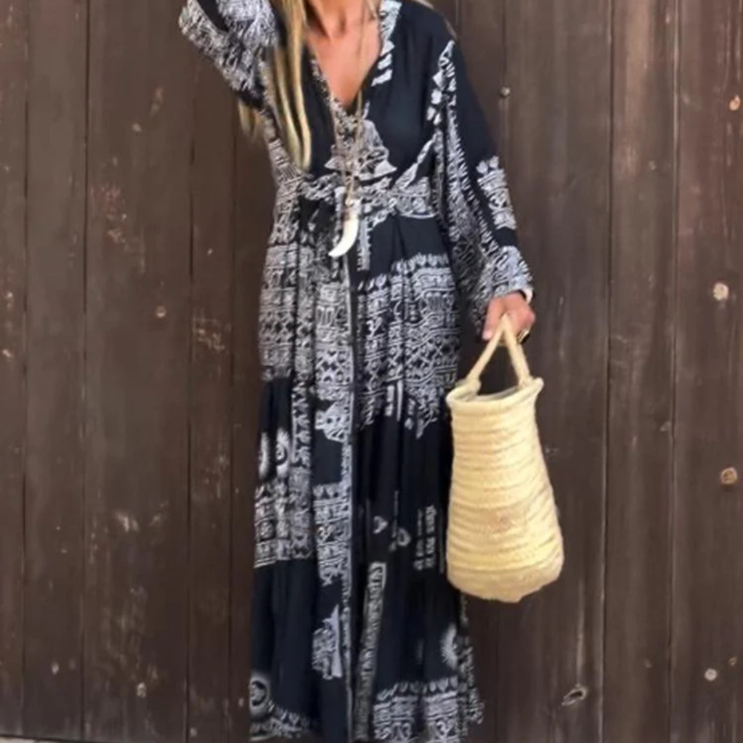 Maxikleid mit Ornament-Print und weiten Ärmeln in Schwarz