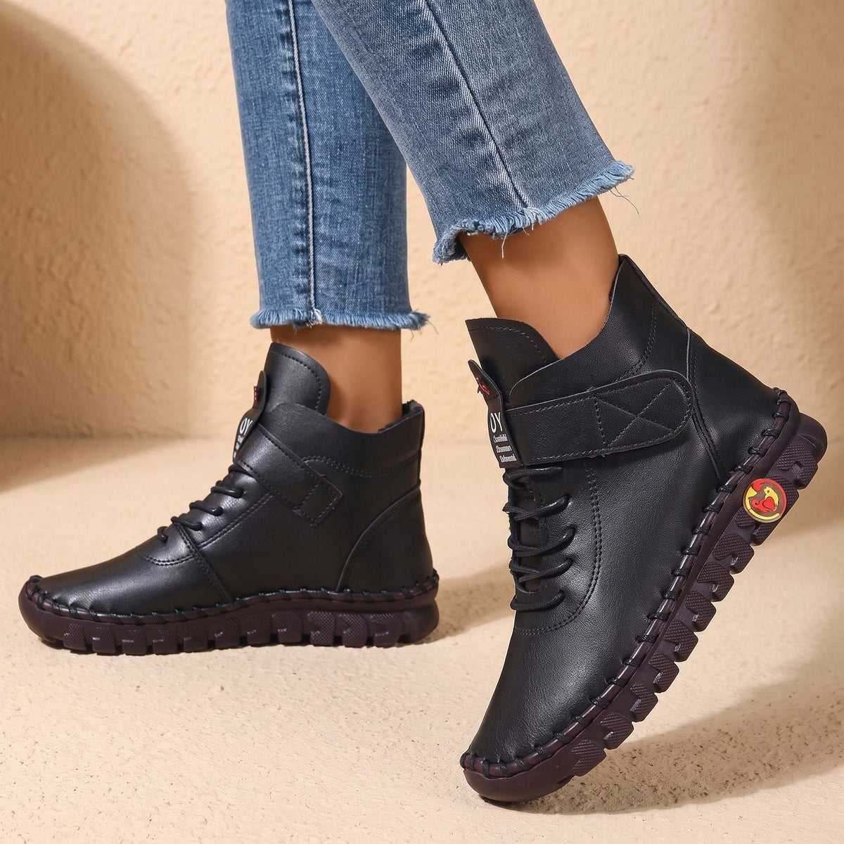 Stiefeletten Damen aus Kunstleder, gefüttert mit Klettverschluss