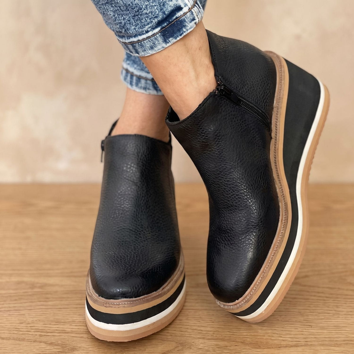 Stiefeletten Damen aus Kunstleder mit Keilabsatz und Plateau