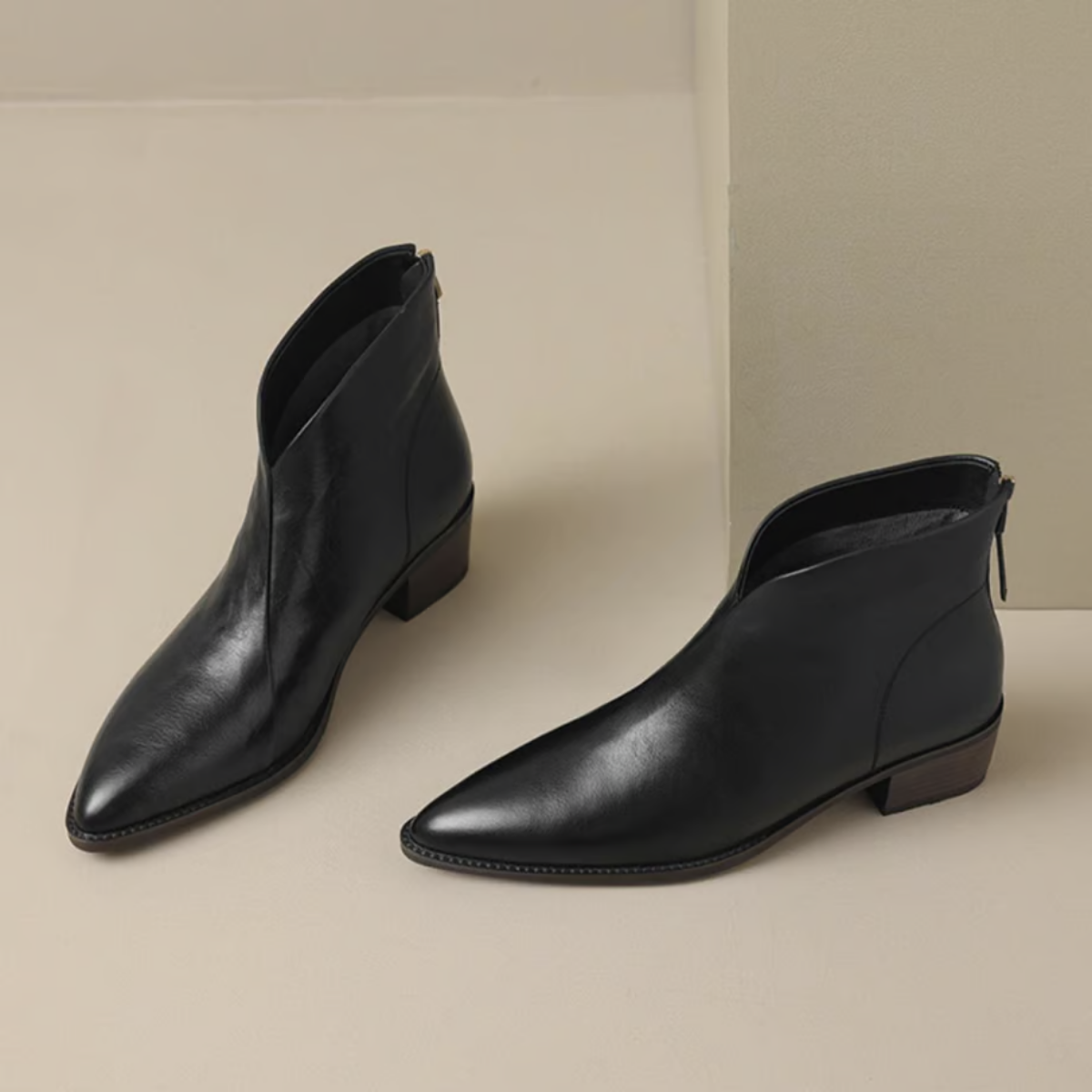Spitze Stiefeletten mit niedrigem Absatz und Reißverschluss für Damen