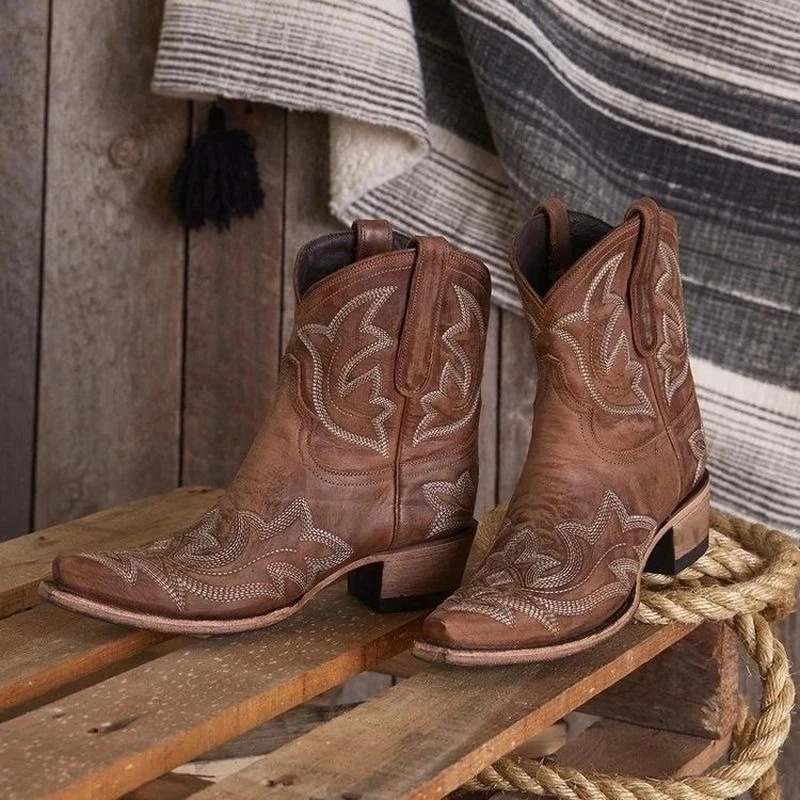 Stiefeletten im Westernstil mit Stickerei und Absatz für Damen in Braun - Ansicht 4