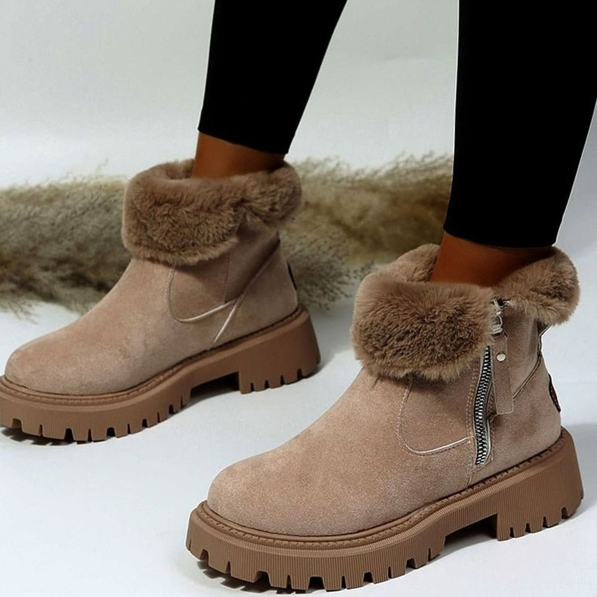 Gefütterte Stiefeletten Damen in Wildleder-Optik mit Reißverschluss