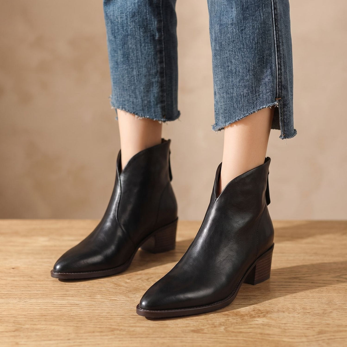 Stiefeletten Damen in Lederoptik mit Blockabsatz und spitzer Zehenform