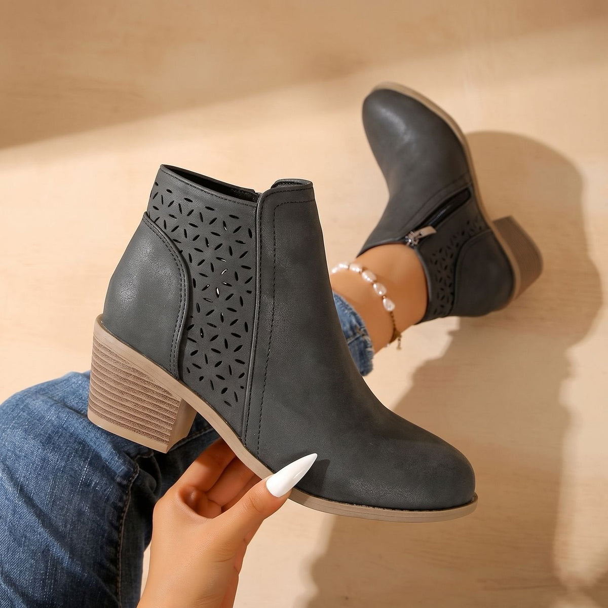 Stiefeletten Damen mit Blockabsatz, Reißverschluss und Blumenmuster