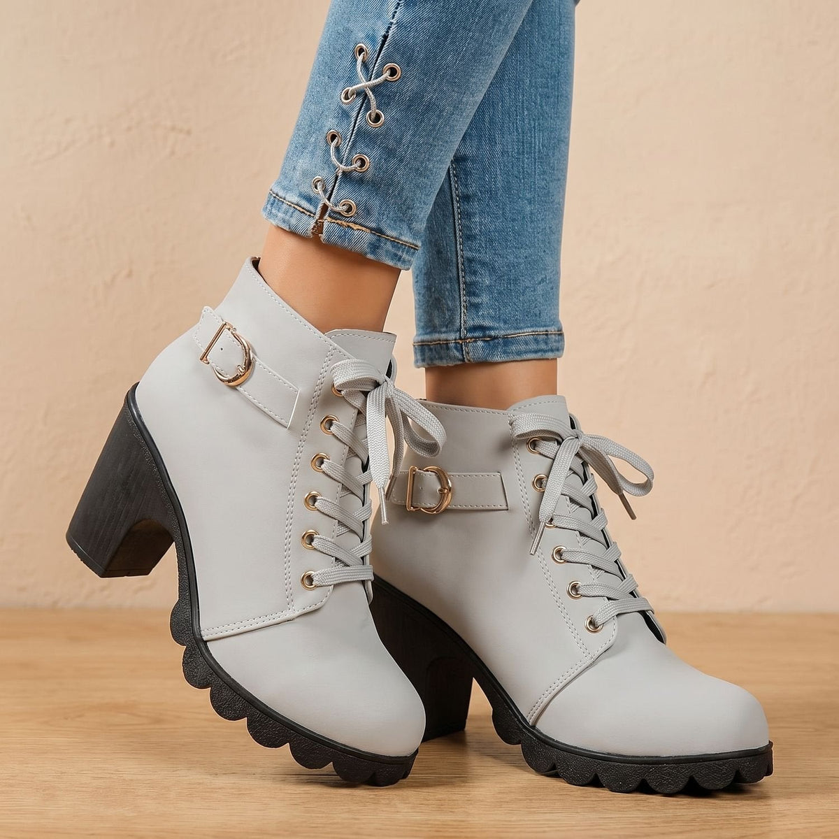 Stiefeletten Damen mit Blockabsatz, Schnürung und Profilsohle