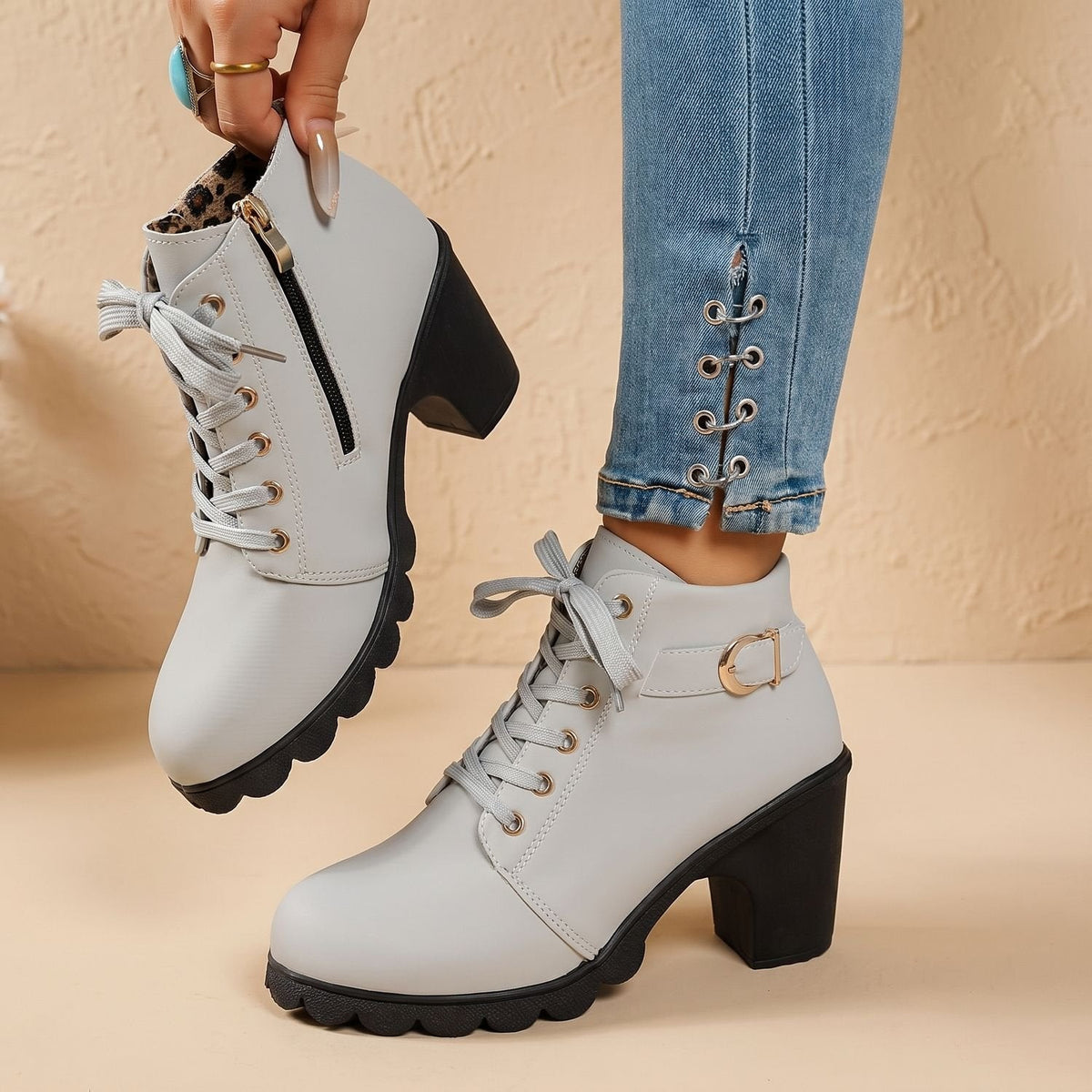 Stiefeletten Damen mit Blockabsatz, Schnürung und Profilsohle