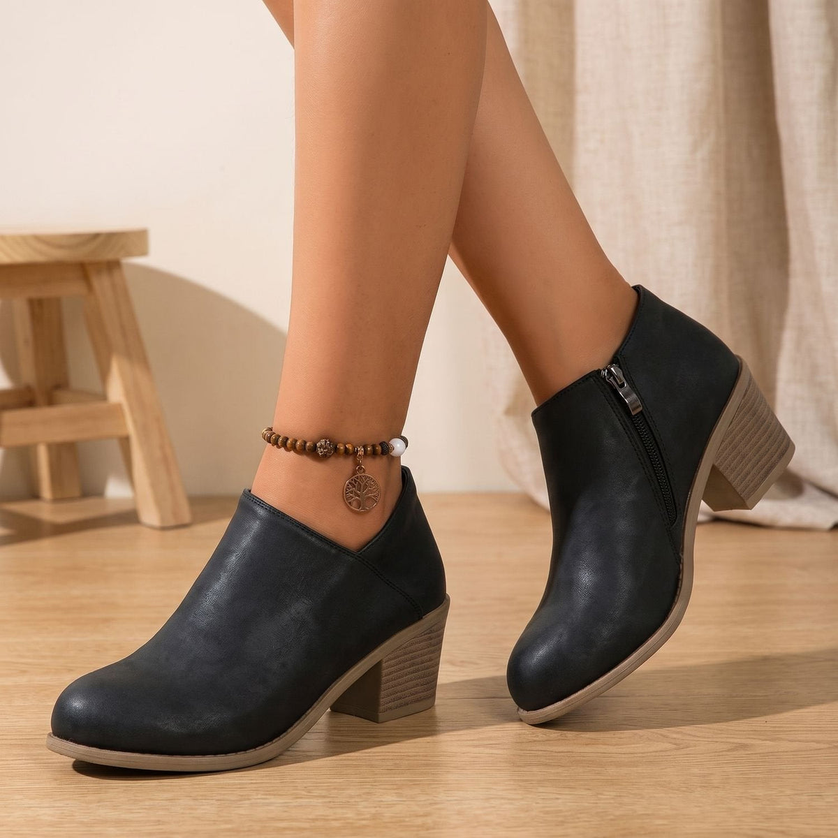 Stiefeletten Damen mit Blockabsatz, seitlichem Reißverschluss und runder Spitze