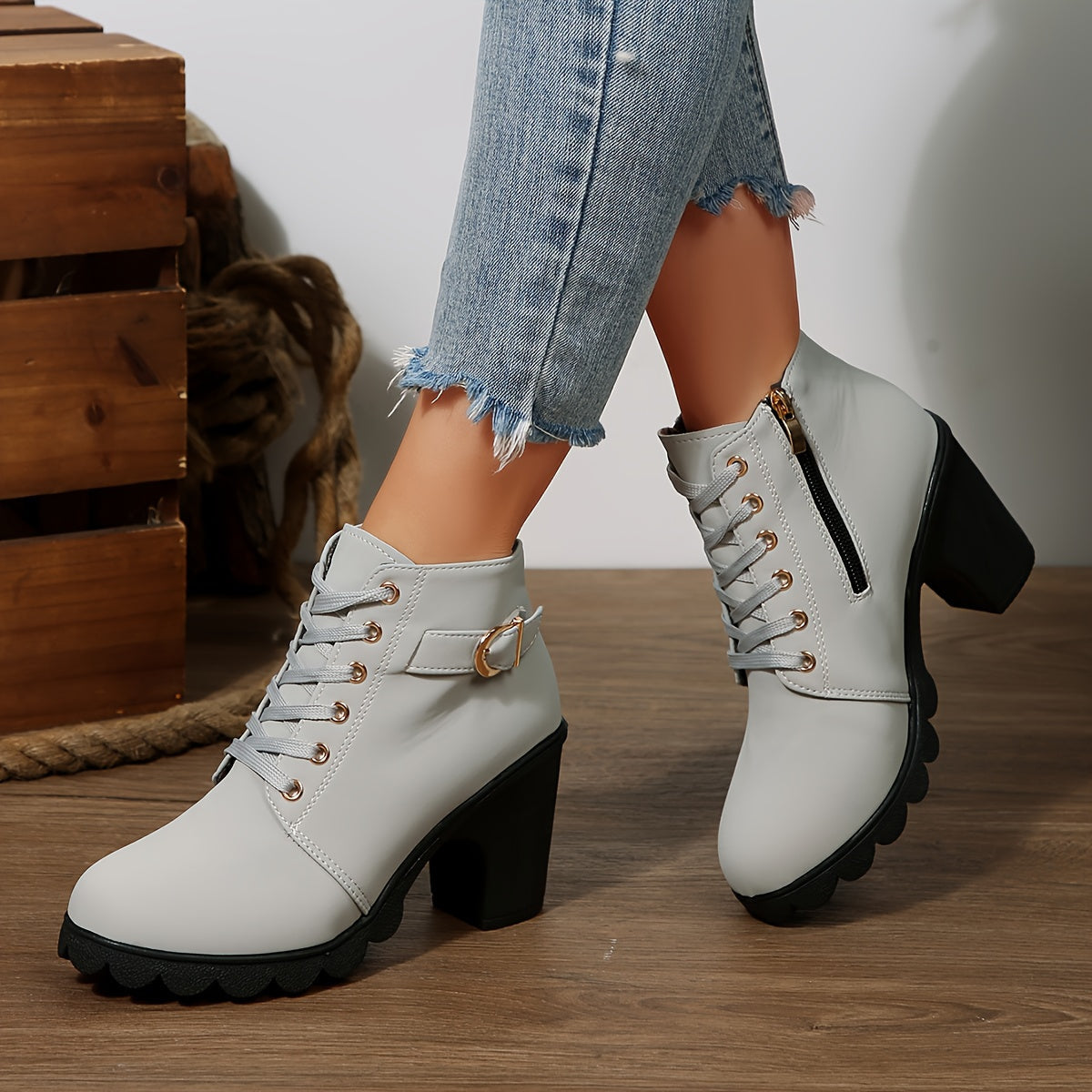 Stiefeletten Damen mit Blockabsatz und Schnürung in Hellgrau