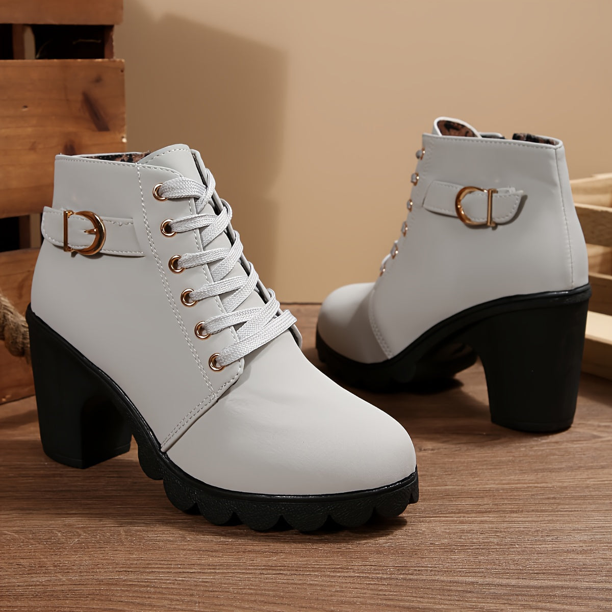 Stiefeletten Damen mit Blockabsatz und Schnürung in Hellgrau