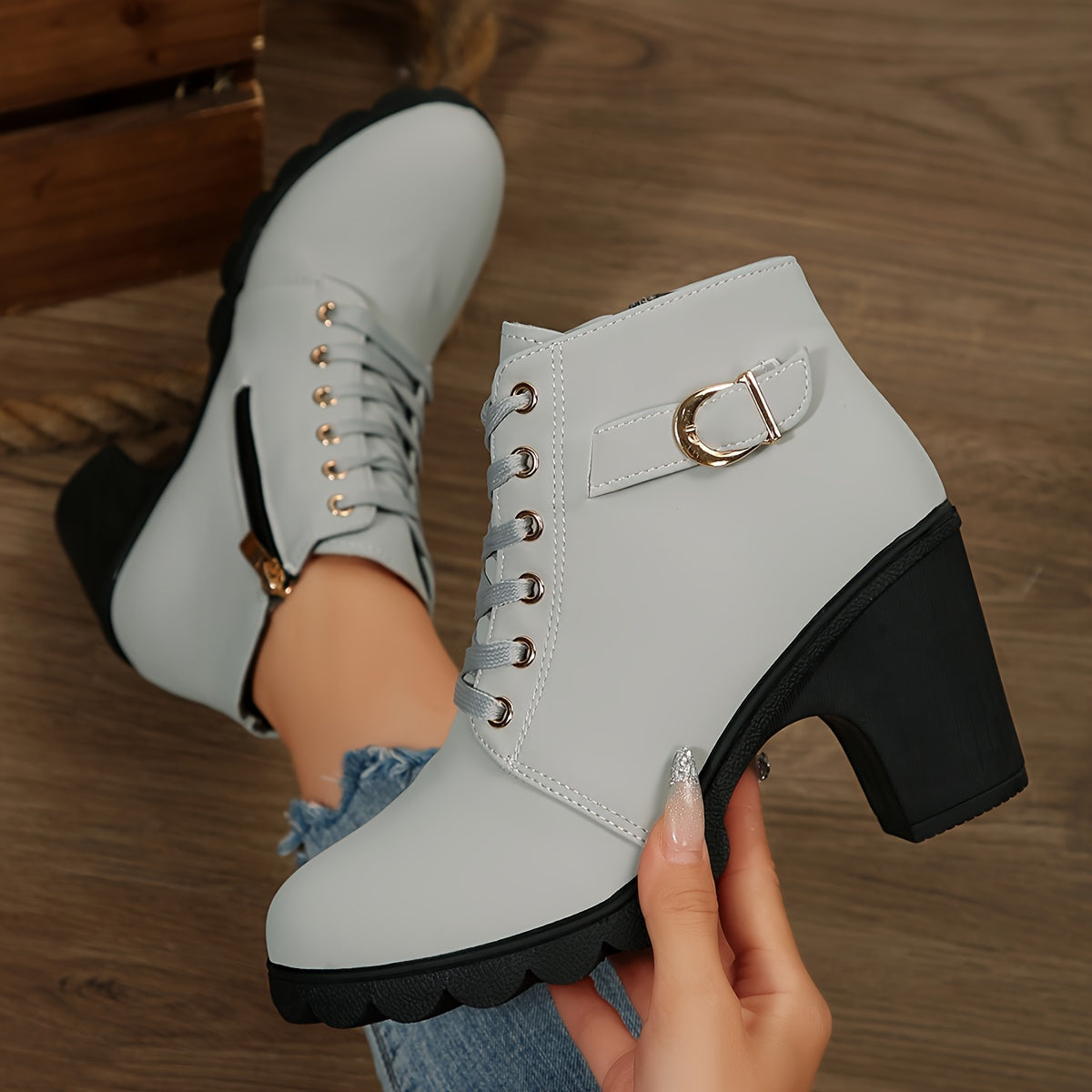 Stiefeletten Damen mit Blockabsatz und Schnürung in Hellgrau