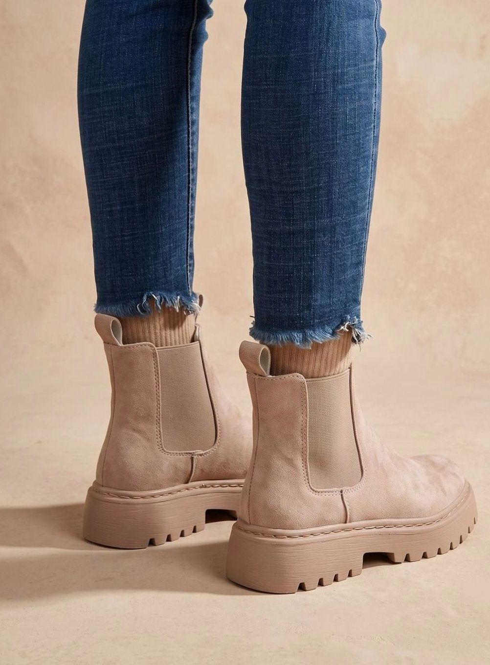 Stiefeletten Damen Chelsea Boots Slip on Plateausohle Wildlederoptik