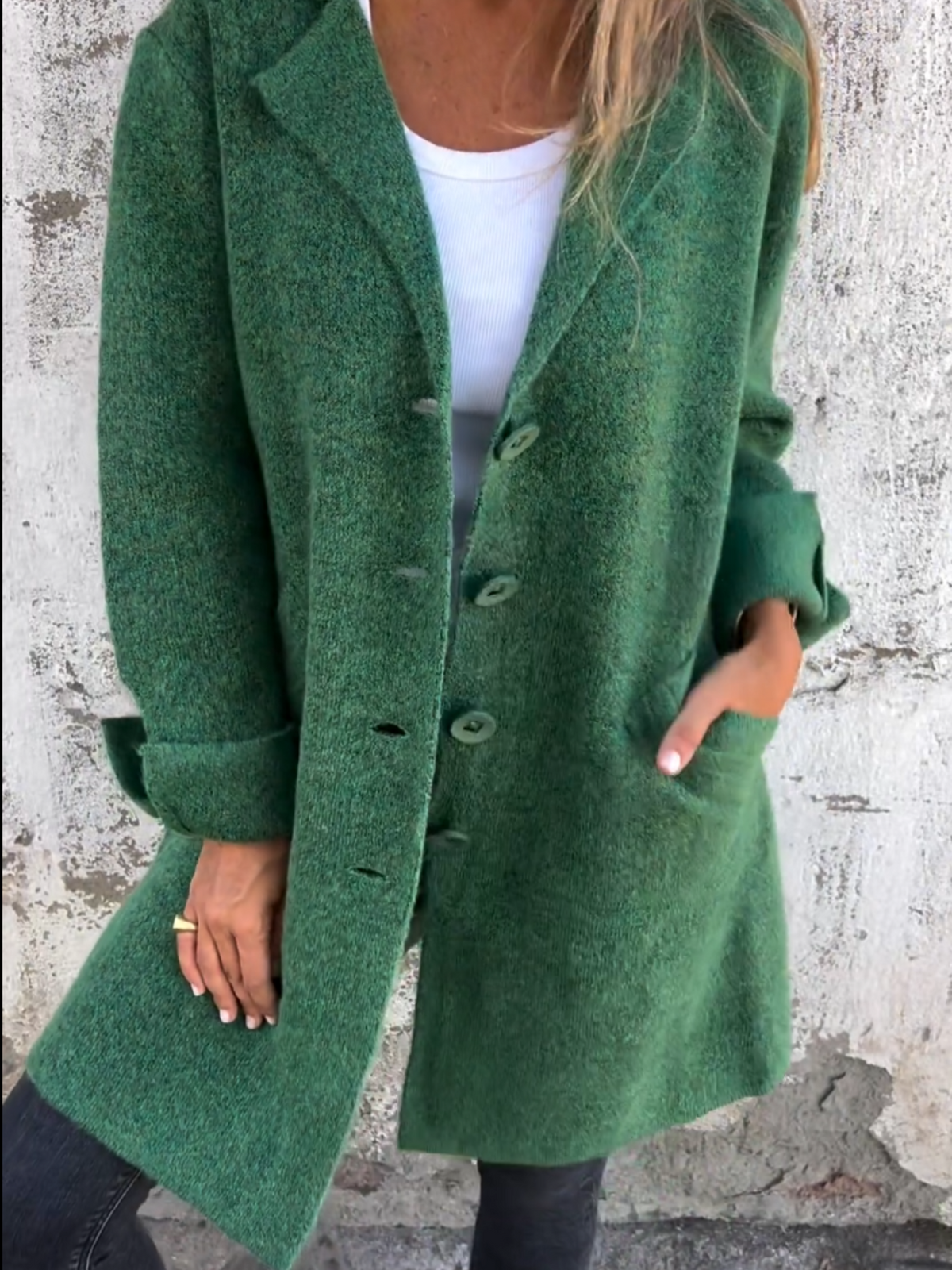 Lange Strickjacke mit Umschlagkragen und Taschen für Damen in Grün - Ansicht 6