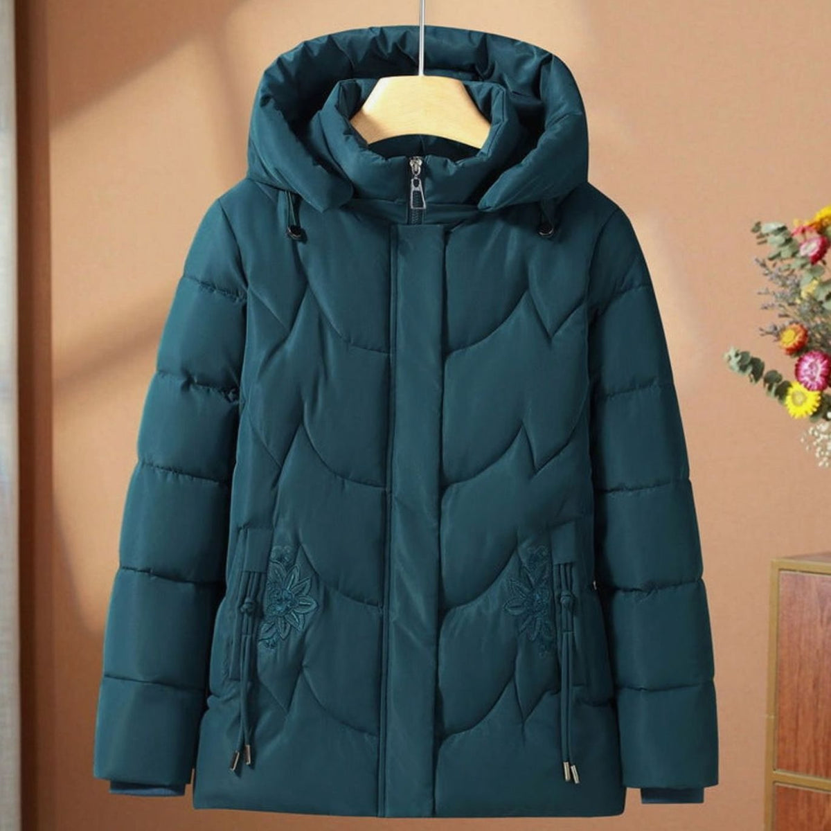 Winterjacke mit Kapuze und Blumenstickerei für Damen in Blau
