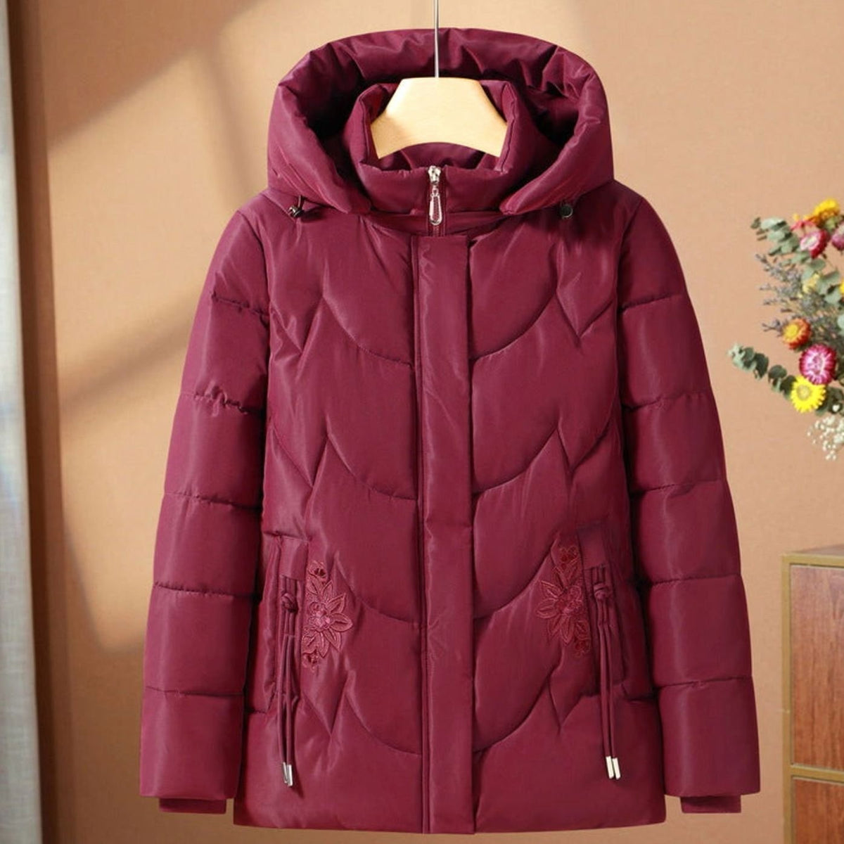 Winterjacke mit Kapuze und Blumenstickerei für Damen in Rot - Ansicht 2