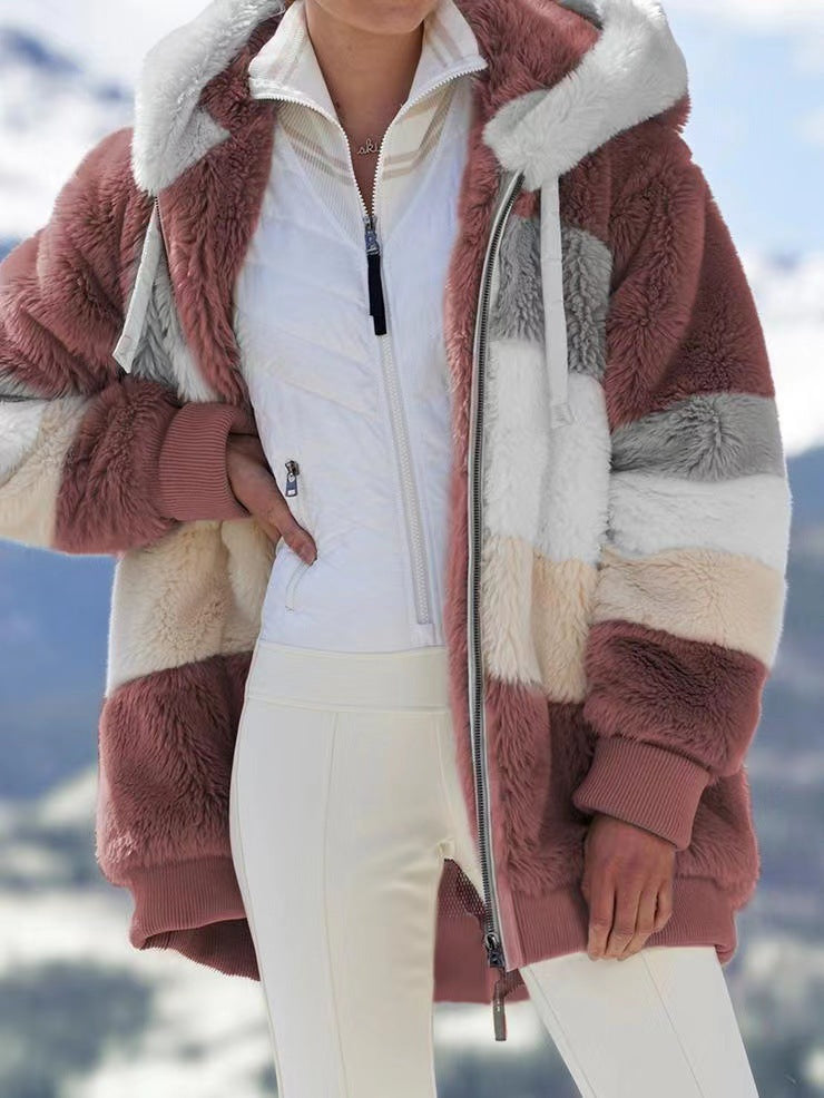 Winterjacke mit Kapuze und flauschigen Einsätzen für Damen in Rot